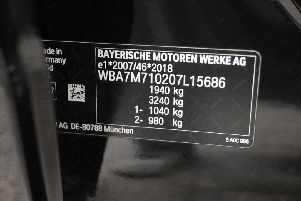 Bmw 116 116D 115CV STEPTRONIC BUSINESS ADVANTAGE ( FARI LED - CERCHI 17 PDC NAVI MIRROR CRUISE )