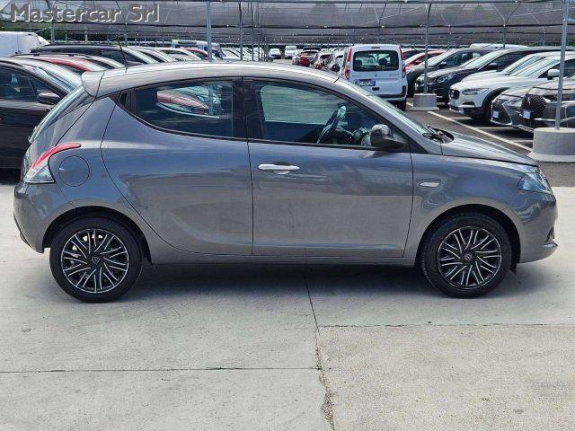LANCIA Ypsilon neopatentati 1.0 firefly hybrid Gold tg :GK292RF