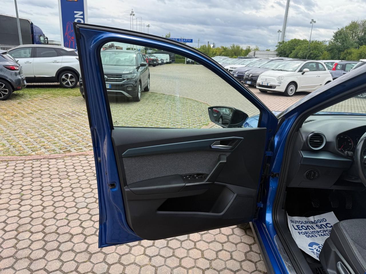 Seat Arona 1.0 EcoTSI 110 CV XPERIENCE OK NEOPATENTATI in arrivo