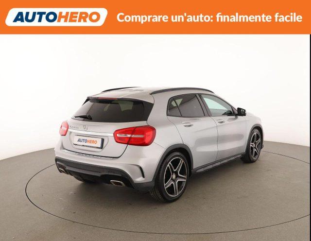 MERCEDES-BENZ GLA 200 d Automatic Premium