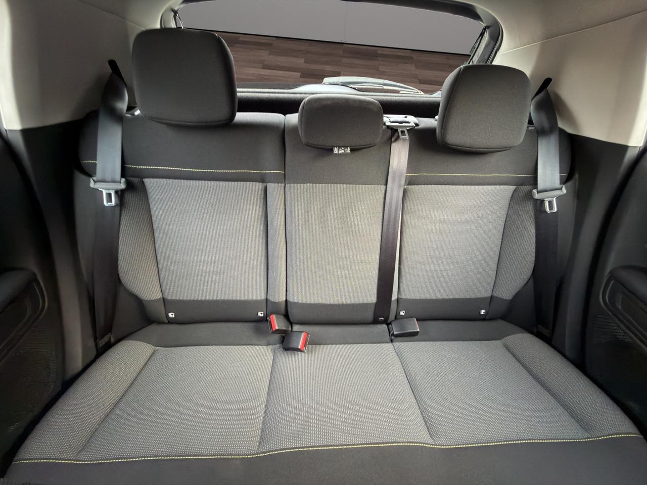 Citroen C3 1.2 Shine 83cv - Unipro - Promo Finanziamento - Neopatatentati - Tagliandi certificati - Cerchi in lega - Schermo - Clima Automatico