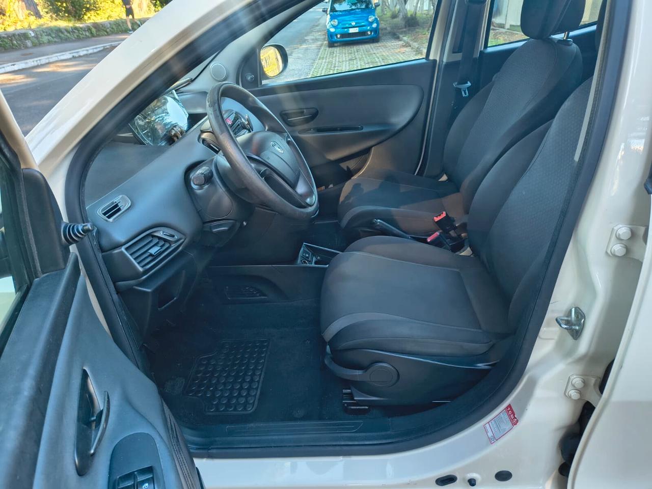 Lancia Ypsilon 1.2 benzina GPL VALIDO 2031