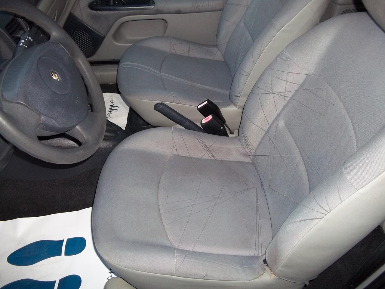 Renault Clio Authentique 1.2 8v 3p 126.300km ok neopatentati