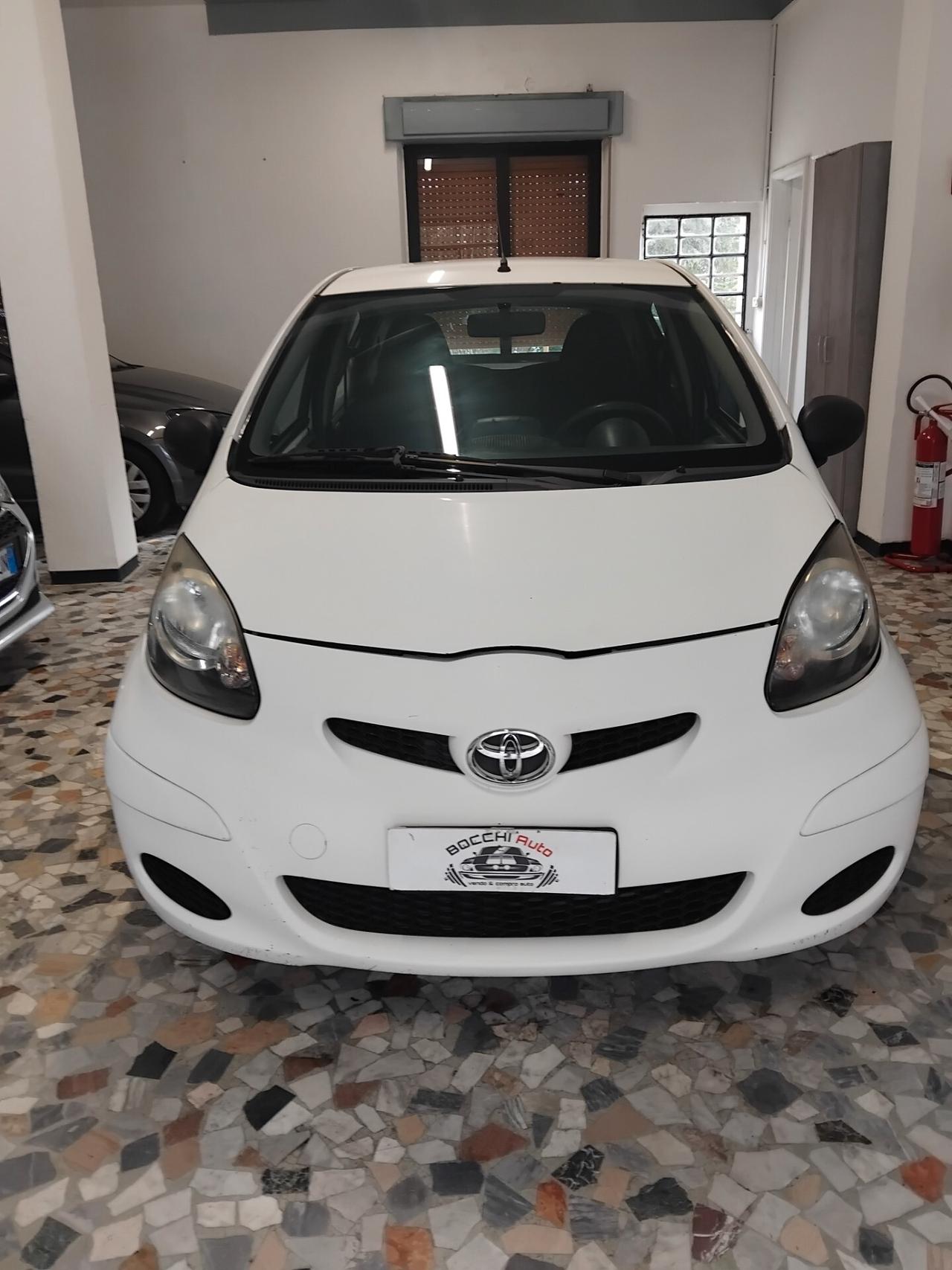 Toyota Aygo 1.0 12V VVT-i 5 porte Deep Ocean Connect