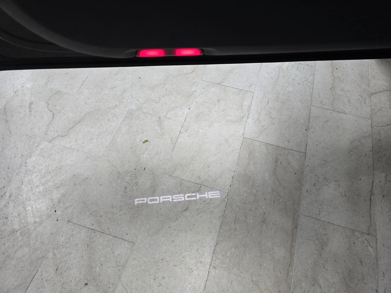 Porsche Macan 2.0 (Tetto)