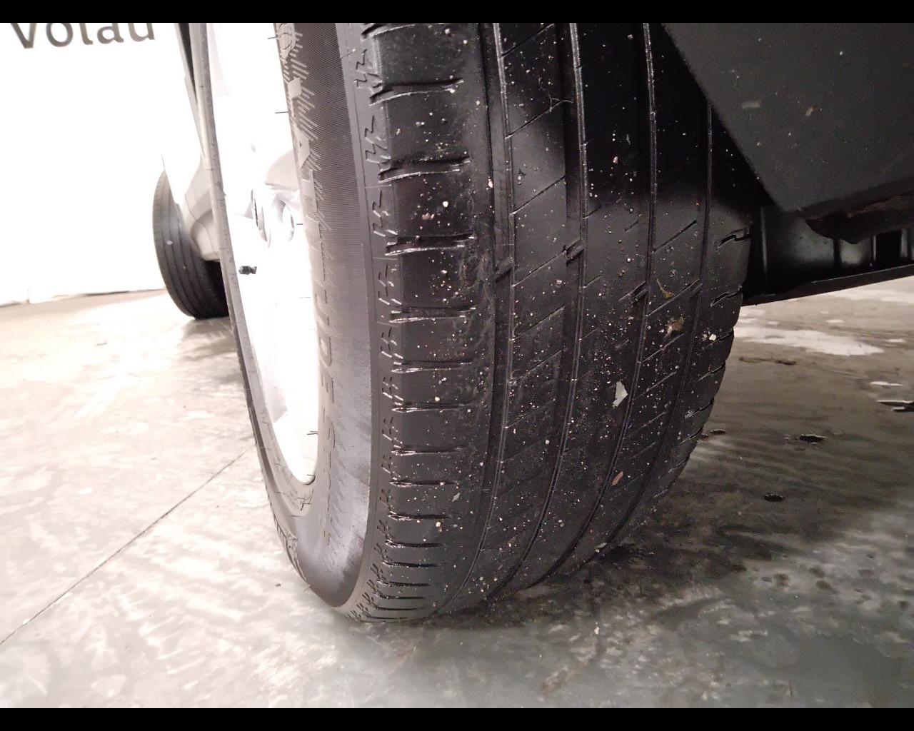VOLVO XC40 - XC40 1.5 t3 Momentum Core 163cv my21