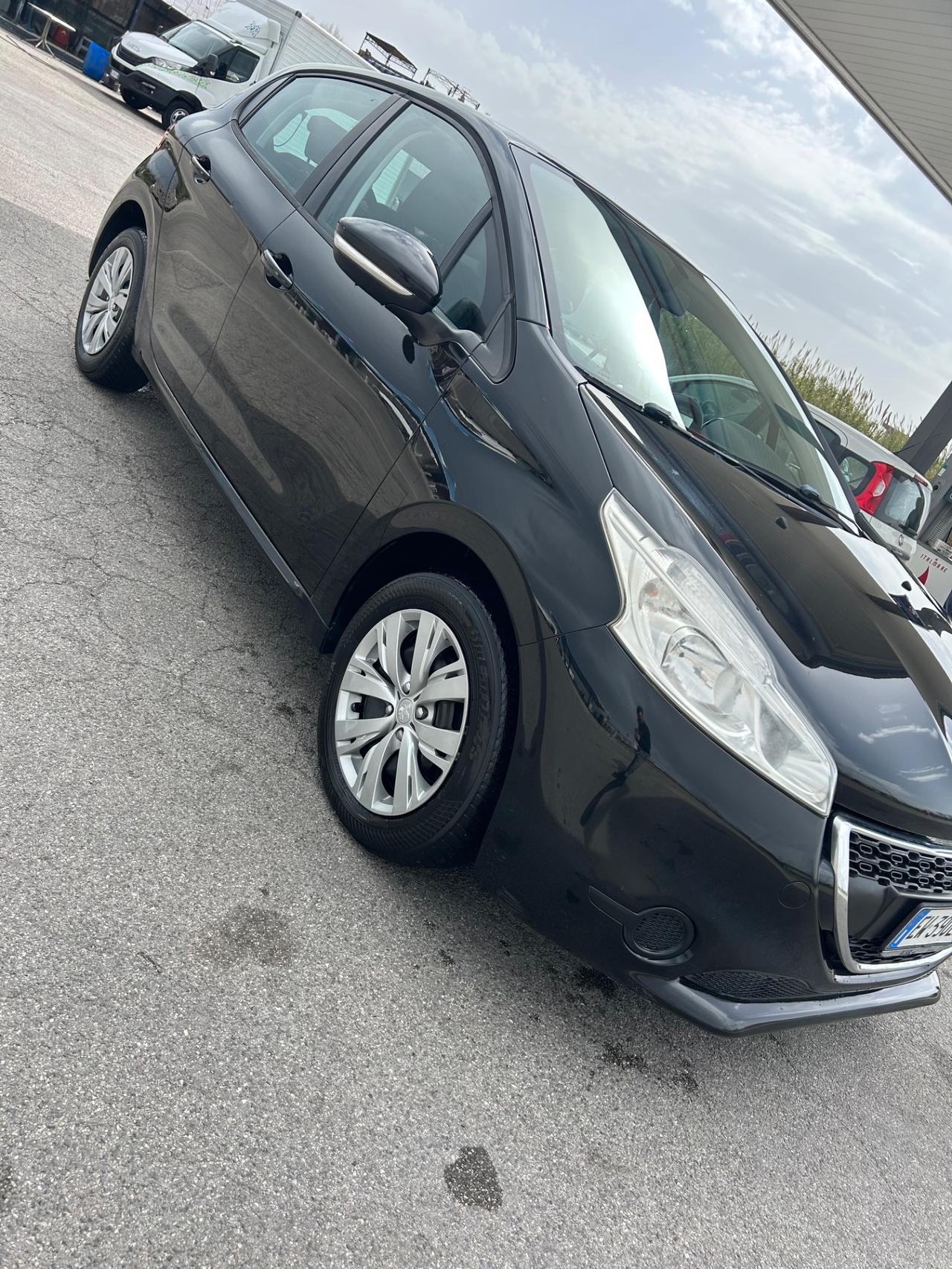 Peugeot 208 1.4 HDi 68 CV 5 porte Active