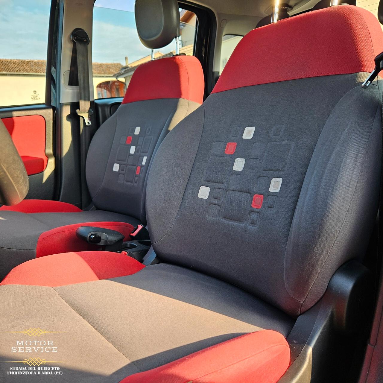 Fiat Panda 1.2 BENZ NEOPATENTATI DA 89€ MESE