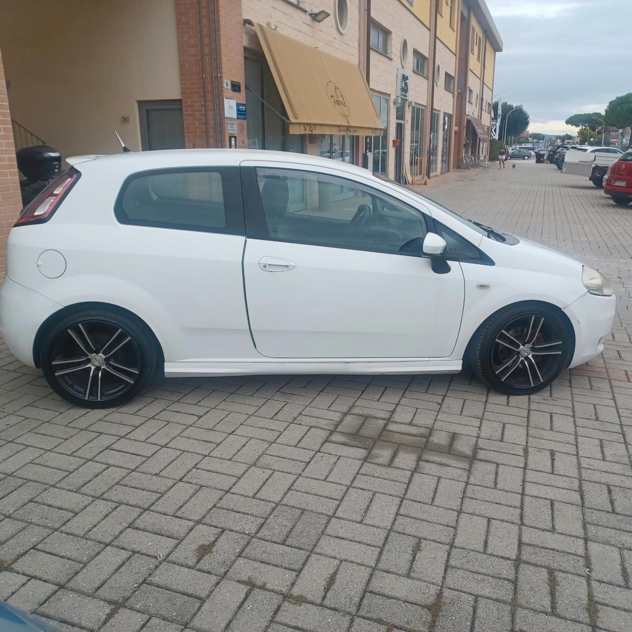NEOPATENTATI BUONO STATO G. PUNTO 1.3 MJTD