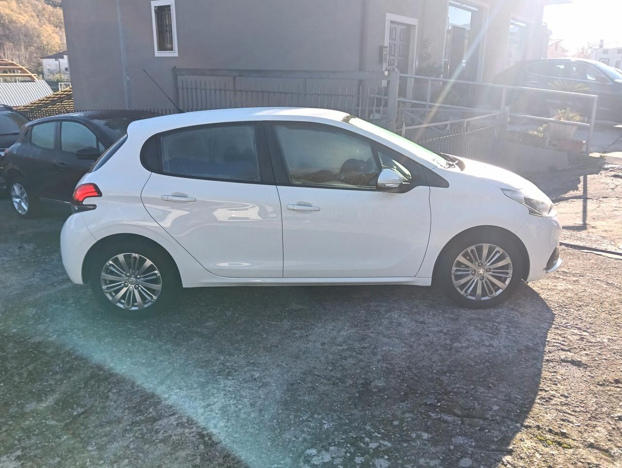 Peugeot 208 BlueHDi 75 S&S 5 porte Active