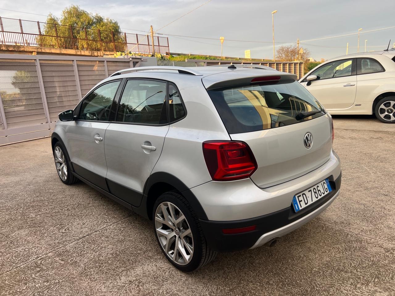 Volkswagen Polo Cross 1.4 TDI DSG | 2016