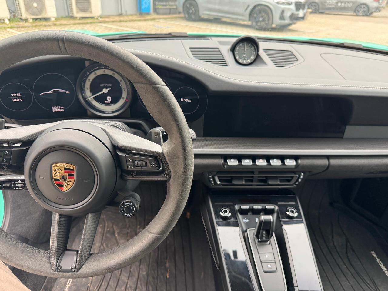 Porsche 911 Carrera 4 GTS