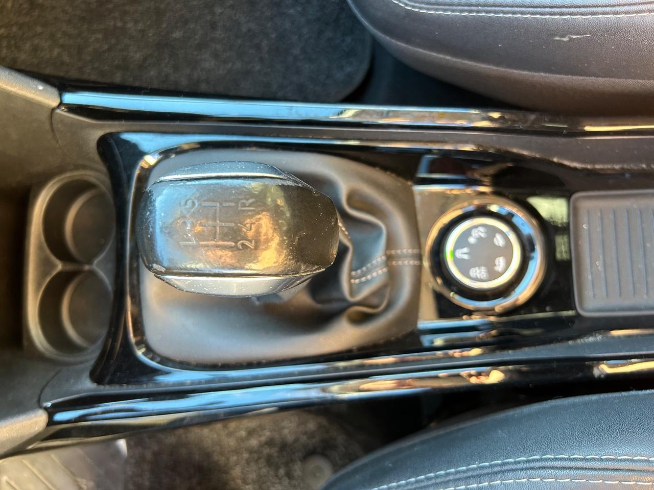 Peugeot 2008 BlueHDi 100 S&S Black Matt