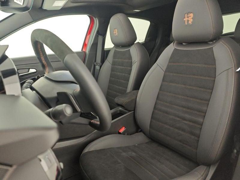 Alfa Romeo Junior 1.2 145 CV Hybrid eDCT6 Intensa + tetto panorama + vernice