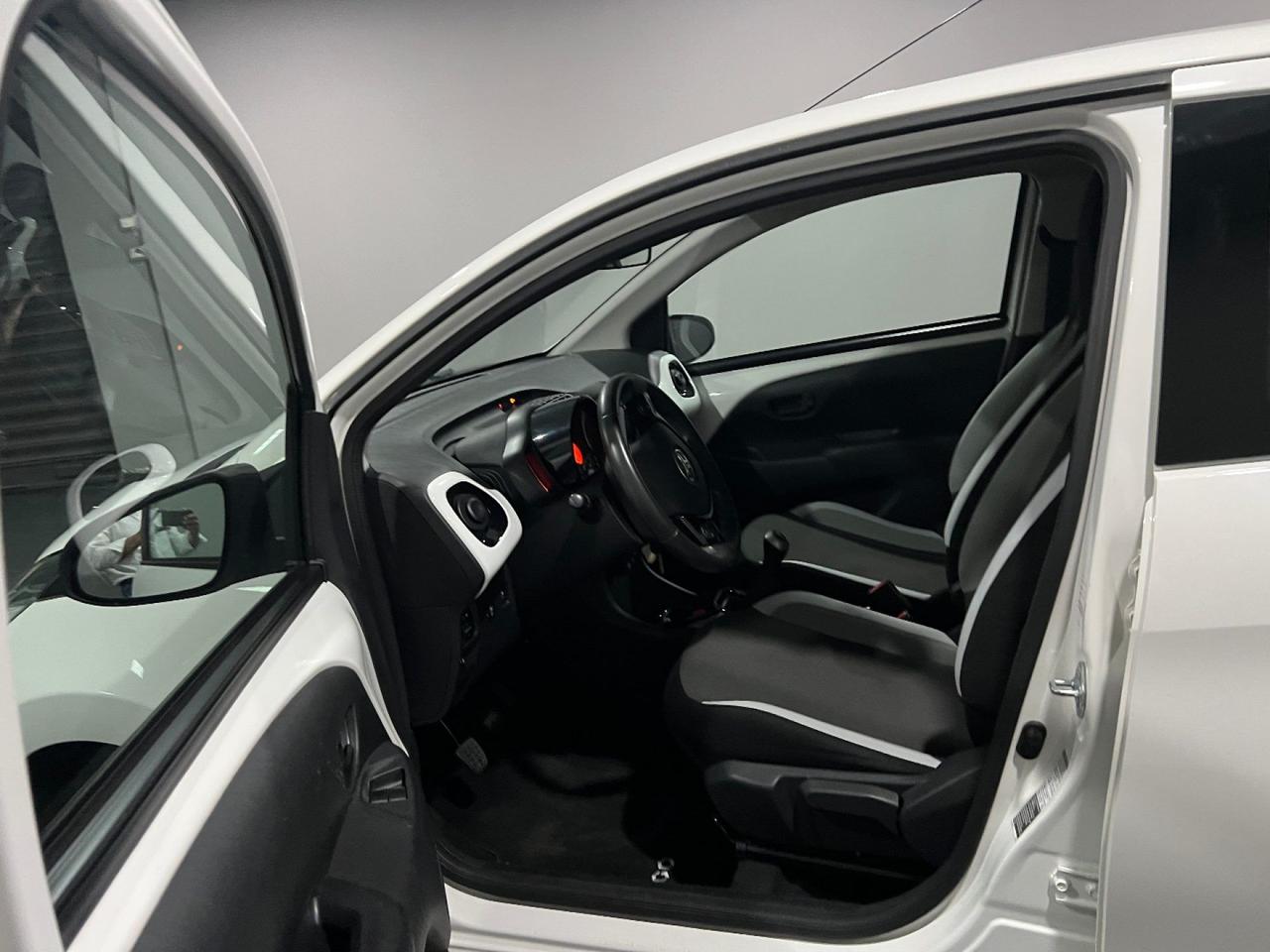 Toyota Aygo 1.0 VVT-i 69 CV 5 porte x-play MY