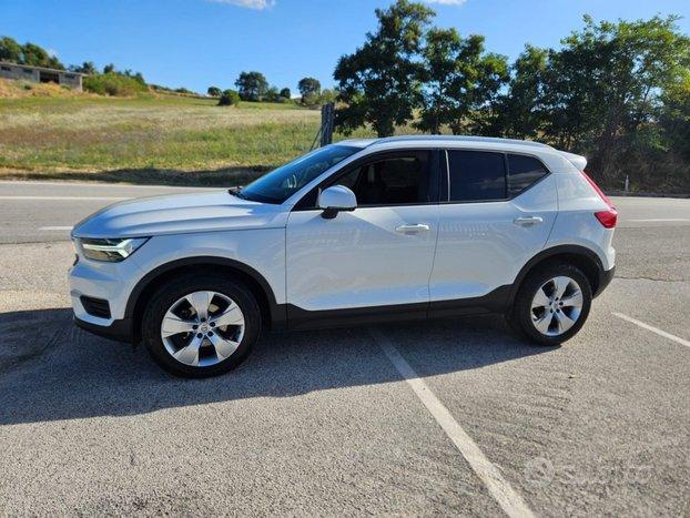 VOLVO XC40 2.0 D3 Momentum 150cv