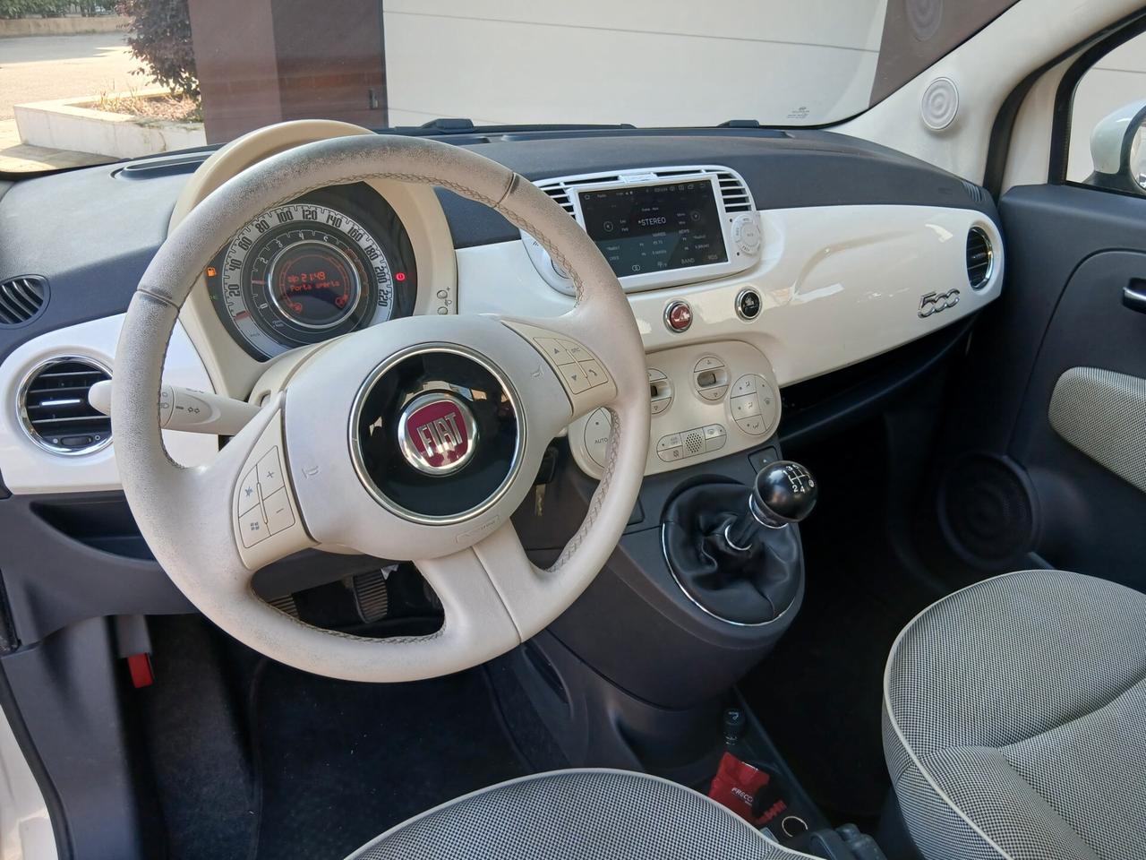 Fiat 500 1.2 Lounge + Navi OK per neo patentato