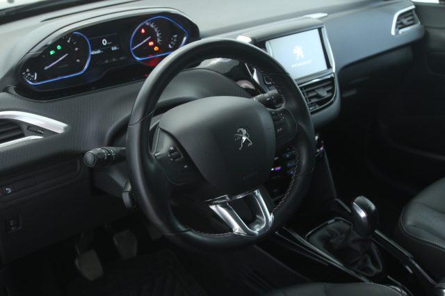 PEUGEOT 2008 BlueHDi 100 Allure Retrocamera