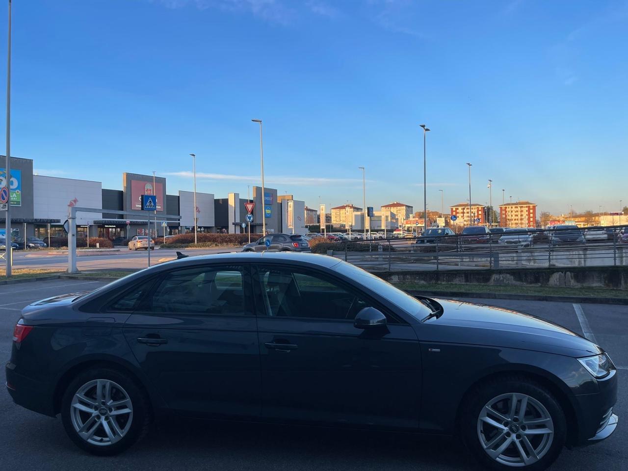 Audi A4 2.0 TDI 150 CV S tronic Business Sport