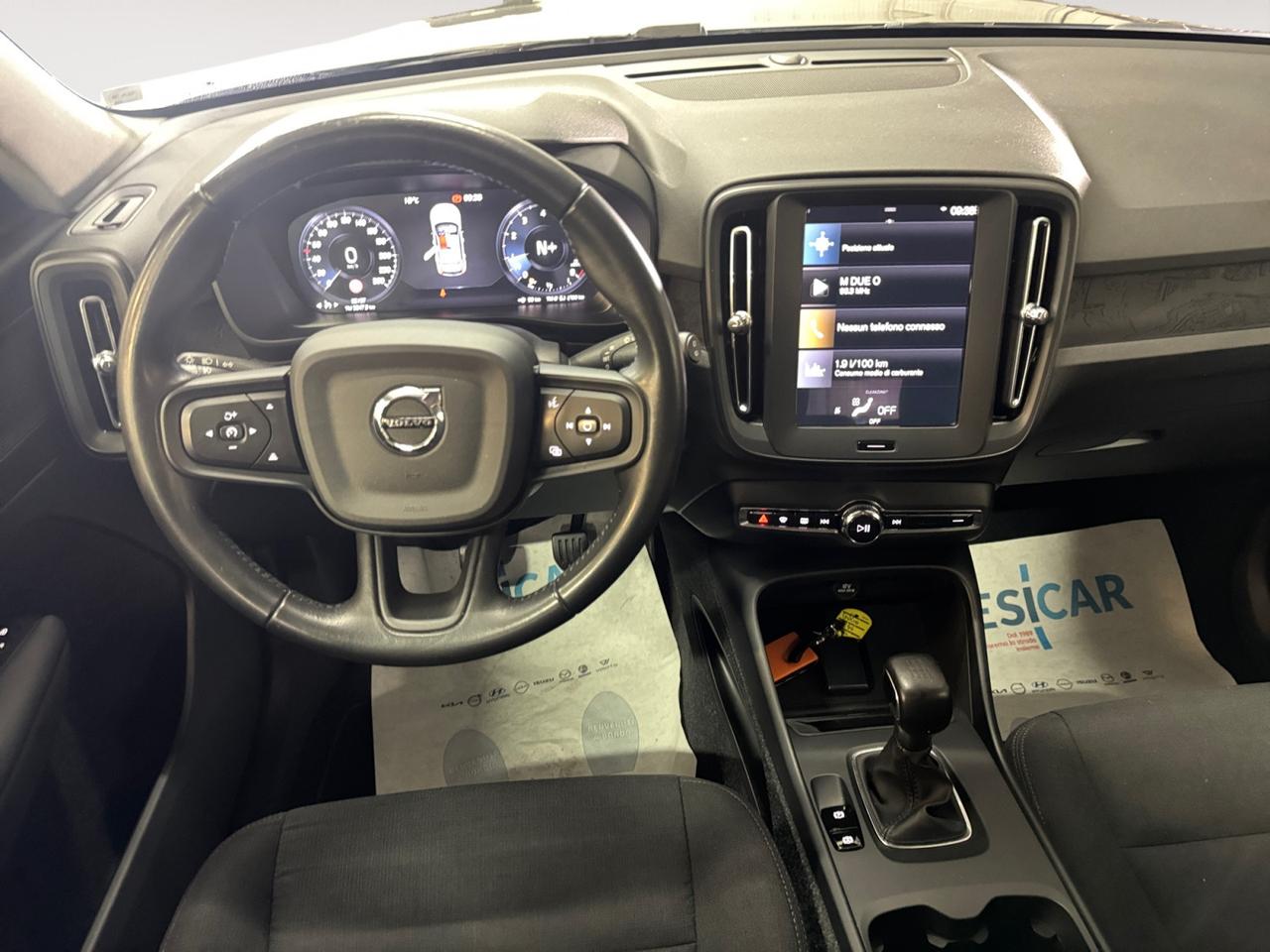 VOLVO XC40 1.5 t2 Momentum Core