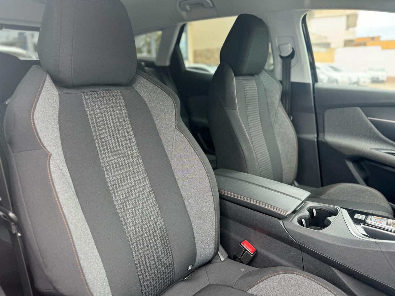 Peugeot 3008 Allure Pack CAMBIO AUTOMATICO