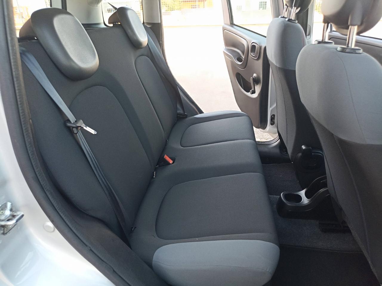 FIAT. NEW PANDA LOUNGE 1.3 DIESEL COMANDI AL VOLANTE