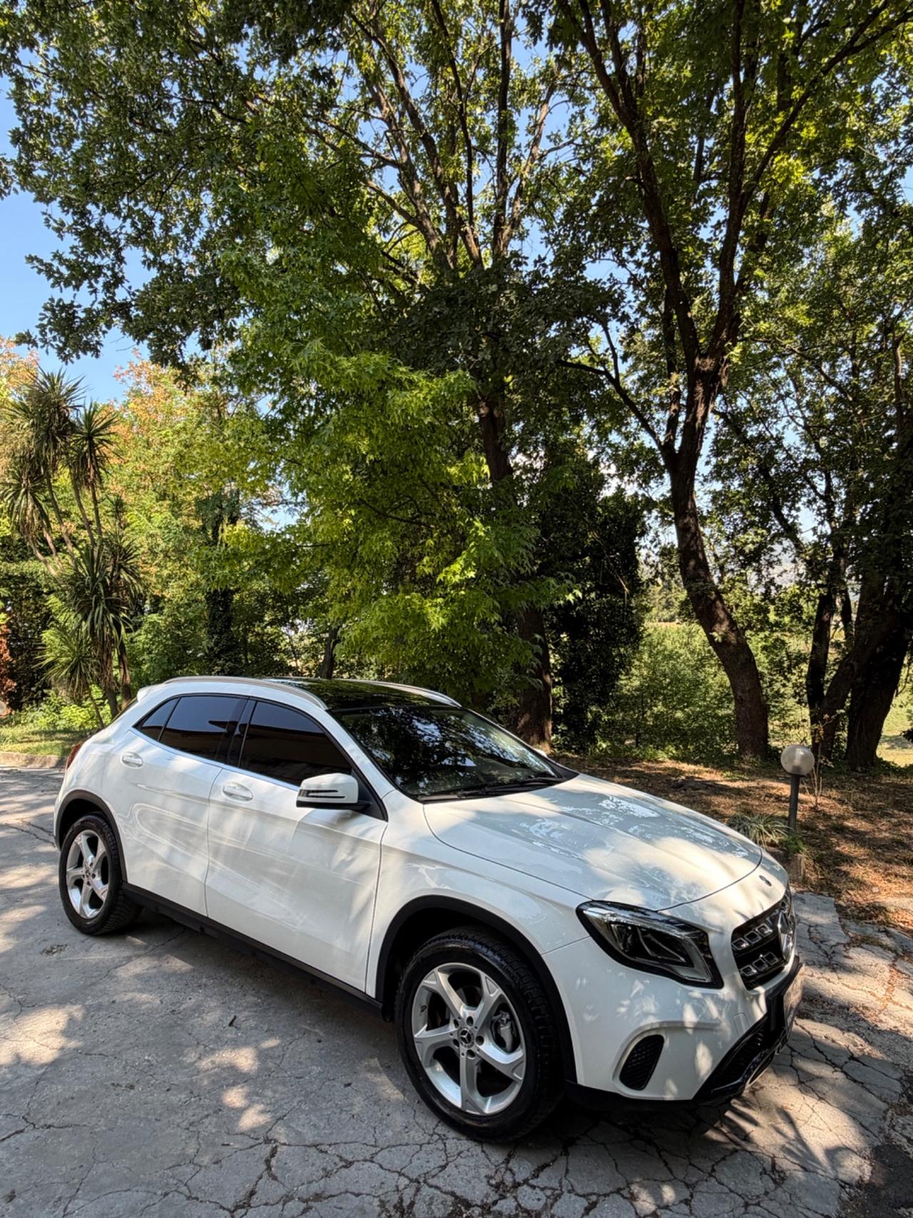 Mercedes-benz GLA 200d Sport FULL TETTO NAVY