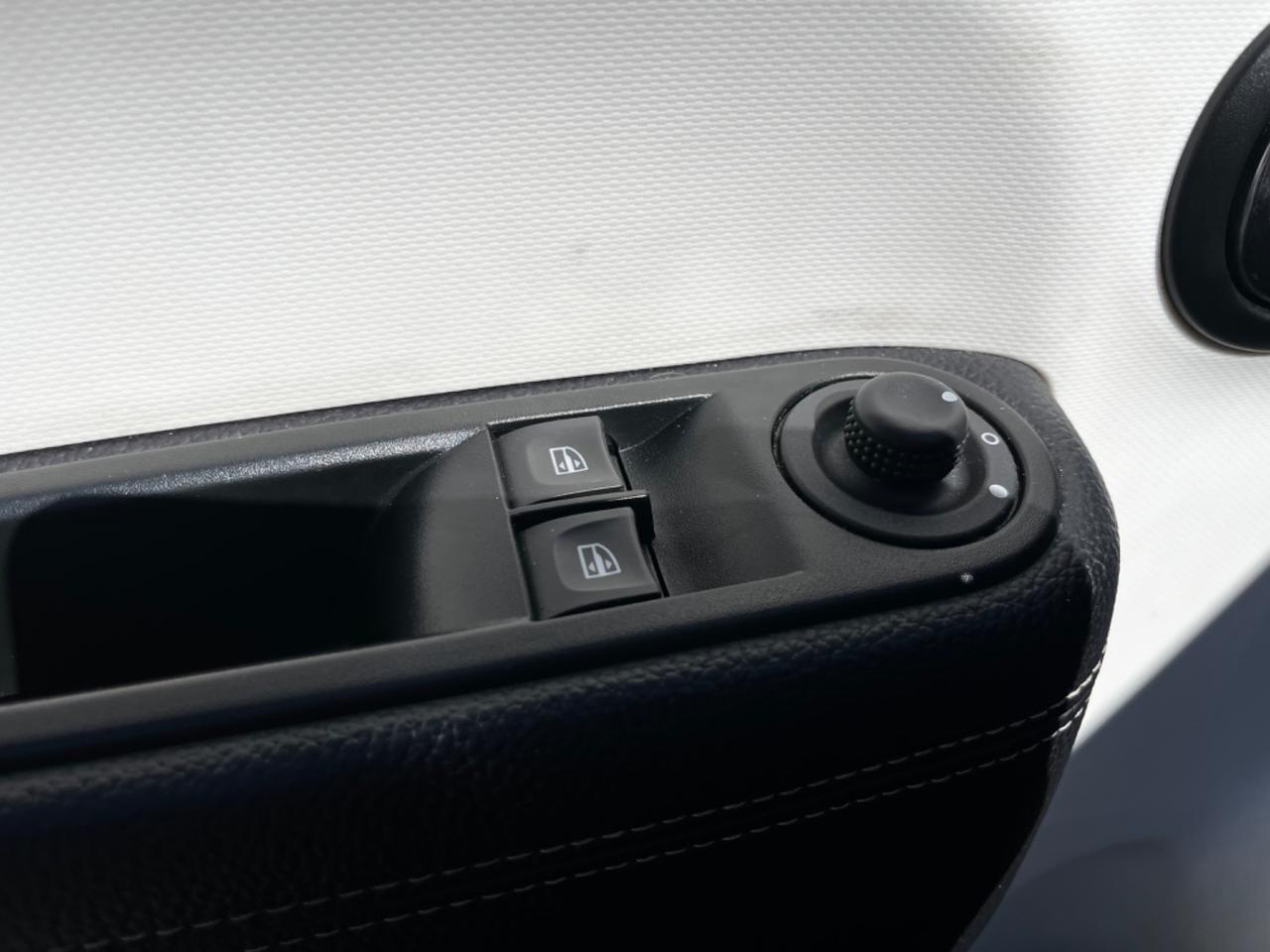 Renault Twingo 2020 57.000KM 1.0 BENZ