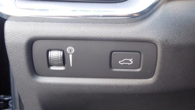 VOLVO V60 B4 (d) Geartronic Momentum Business