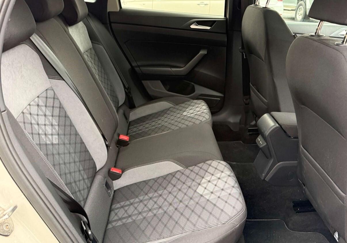 Volkswagen Taigo 1.5 TSI ACT 150 CV DSG R-Line