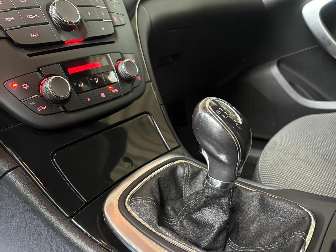 Opel Insignia 1.6 Turbo 180CV 4 porte Elective