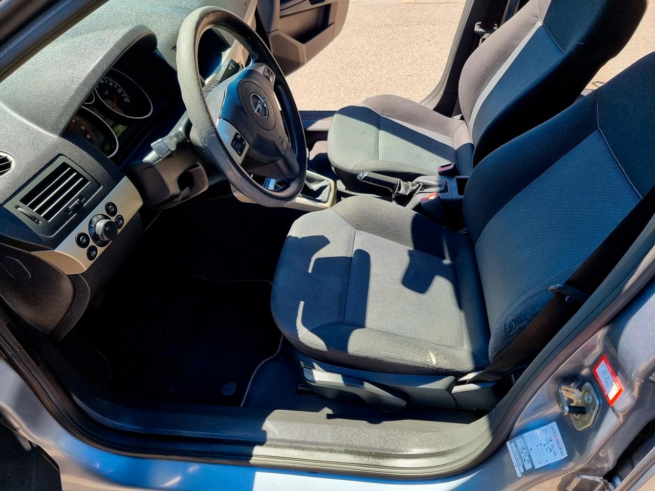 Opel Astra 1.4 16V ADATTA A NEOPATENTATI