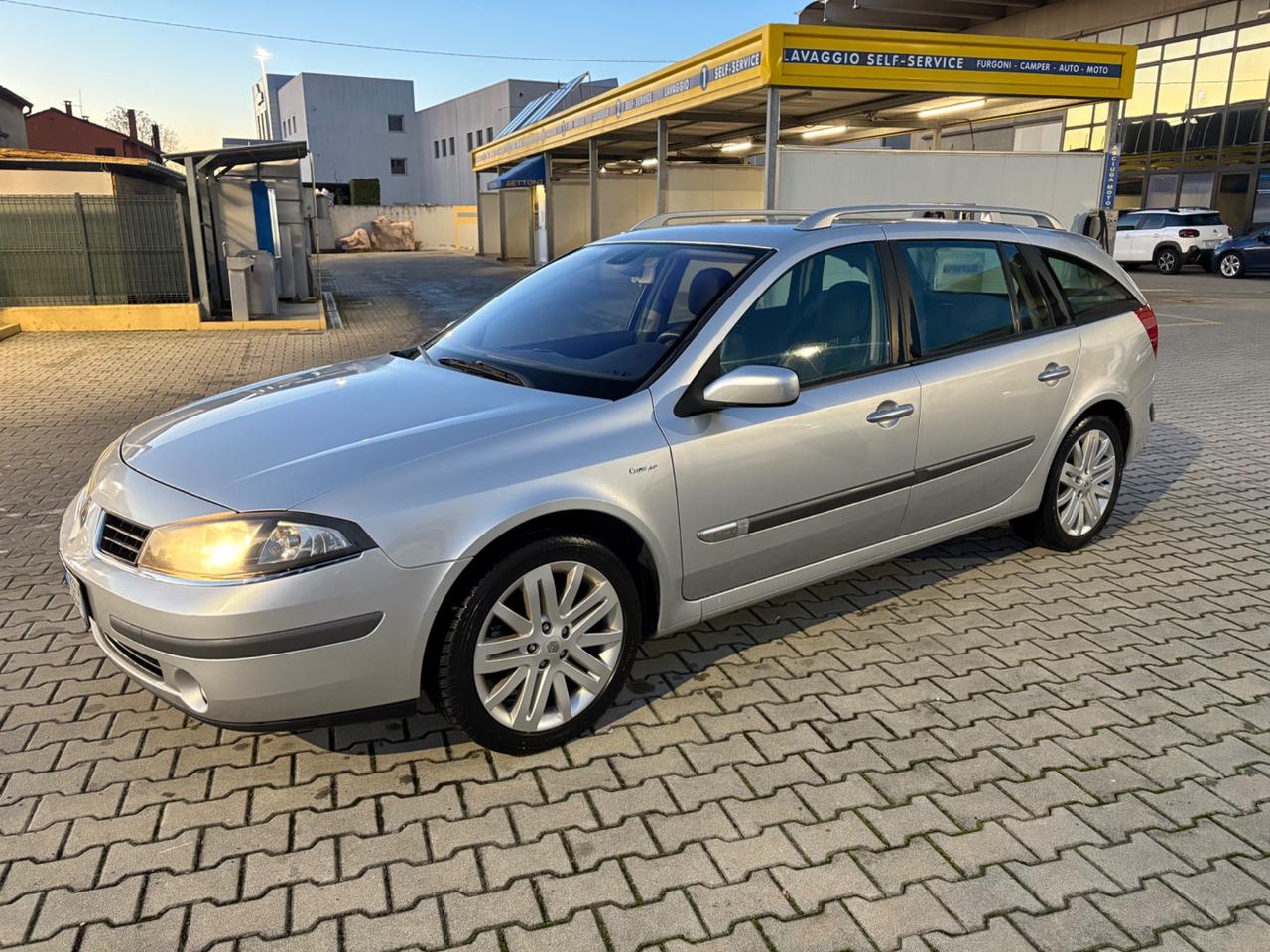 Renault Laguna 2.0 16V SporTour