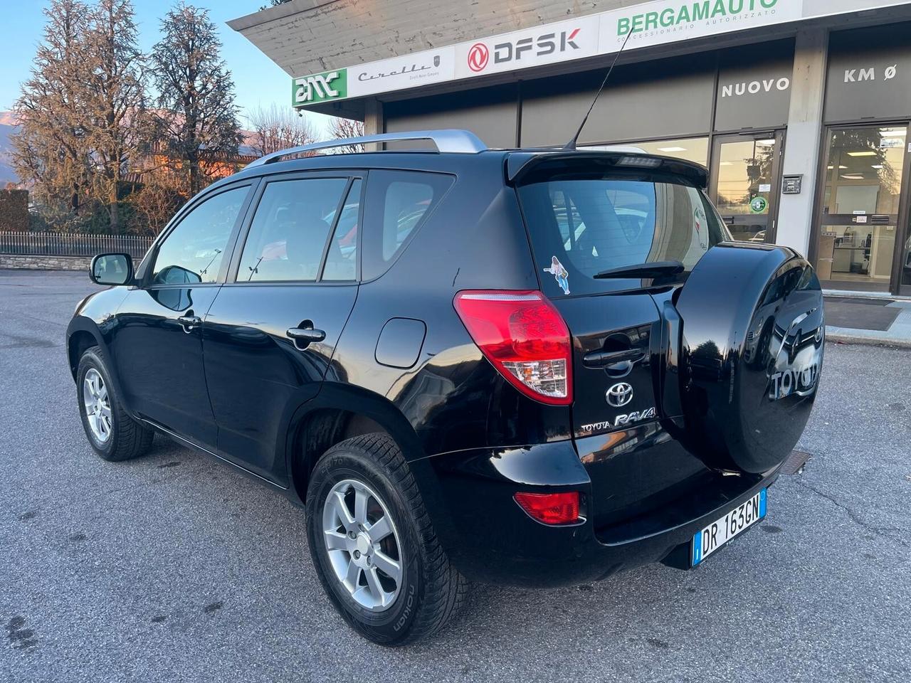 Toyota RAV 4 RAV4 2.2 D-4D 136 CV Sol
