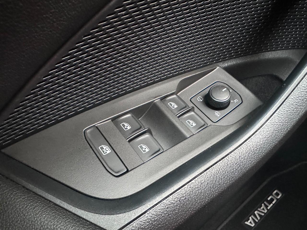 Skoda Octavia SW 2.0TDI 116CV DSG! FULL LED! NAVI! VIRTUAL COCKPIT