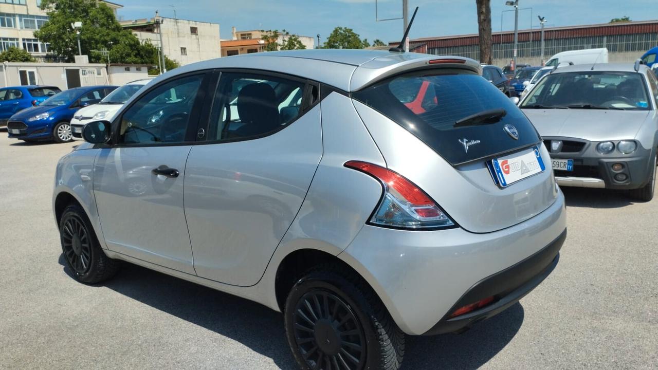 Lancia Ypsilon 0.9 TwinAir 5 porte Metano Ecochic Gold benzina metano