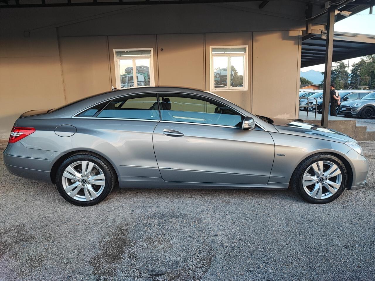 Mercedes-benz E 220 CDI Coupé BlueEFFICIENCY