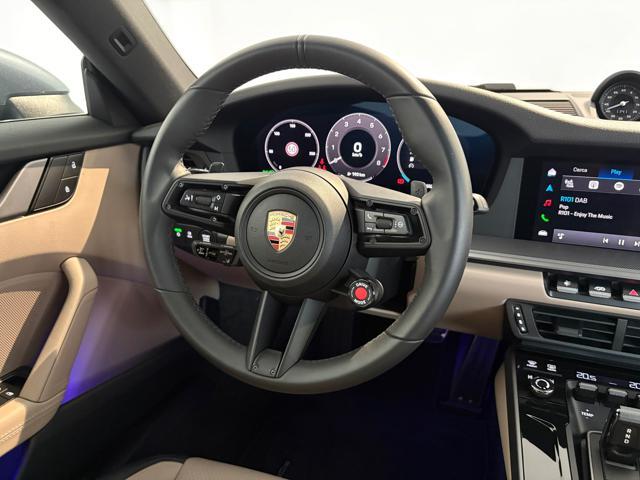 PORSCHE 992 Carrera