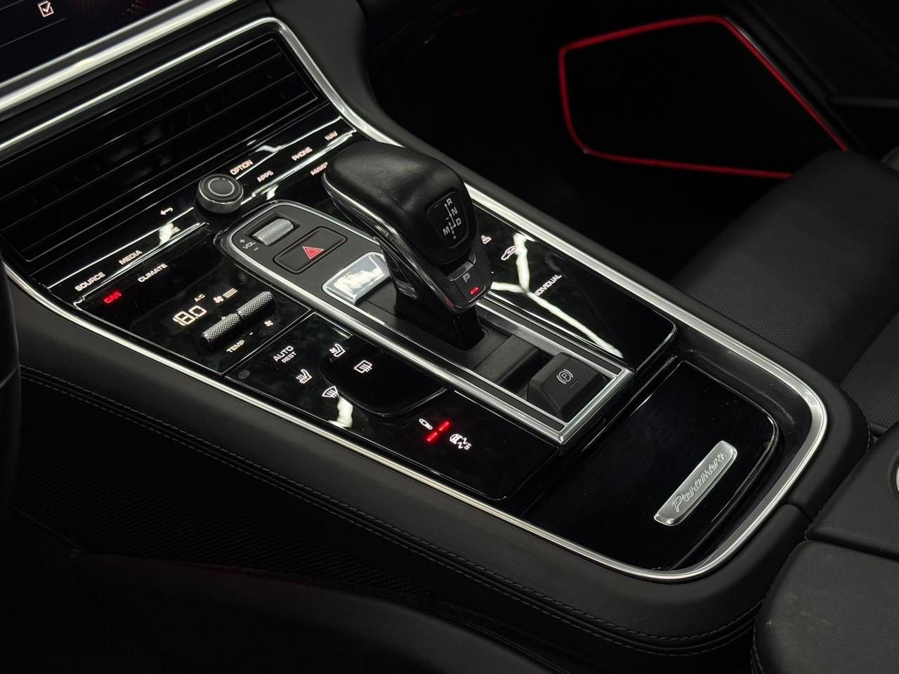 Porsche Panamera 4 PLATINUM EDITION