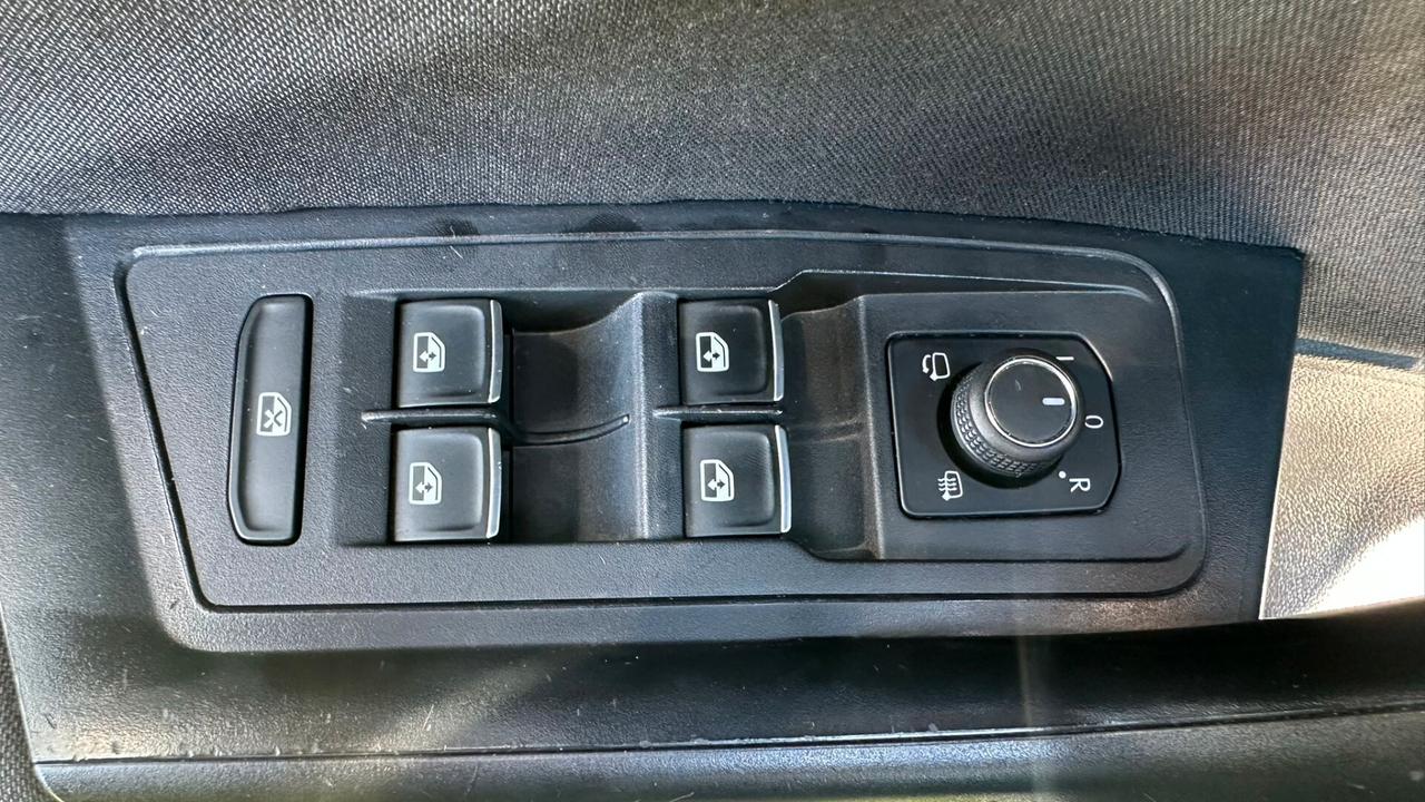 Volkswagen T-Roc 1.0 TSI Business BlueM Tech 2021 Neop LEGGI TESTO
