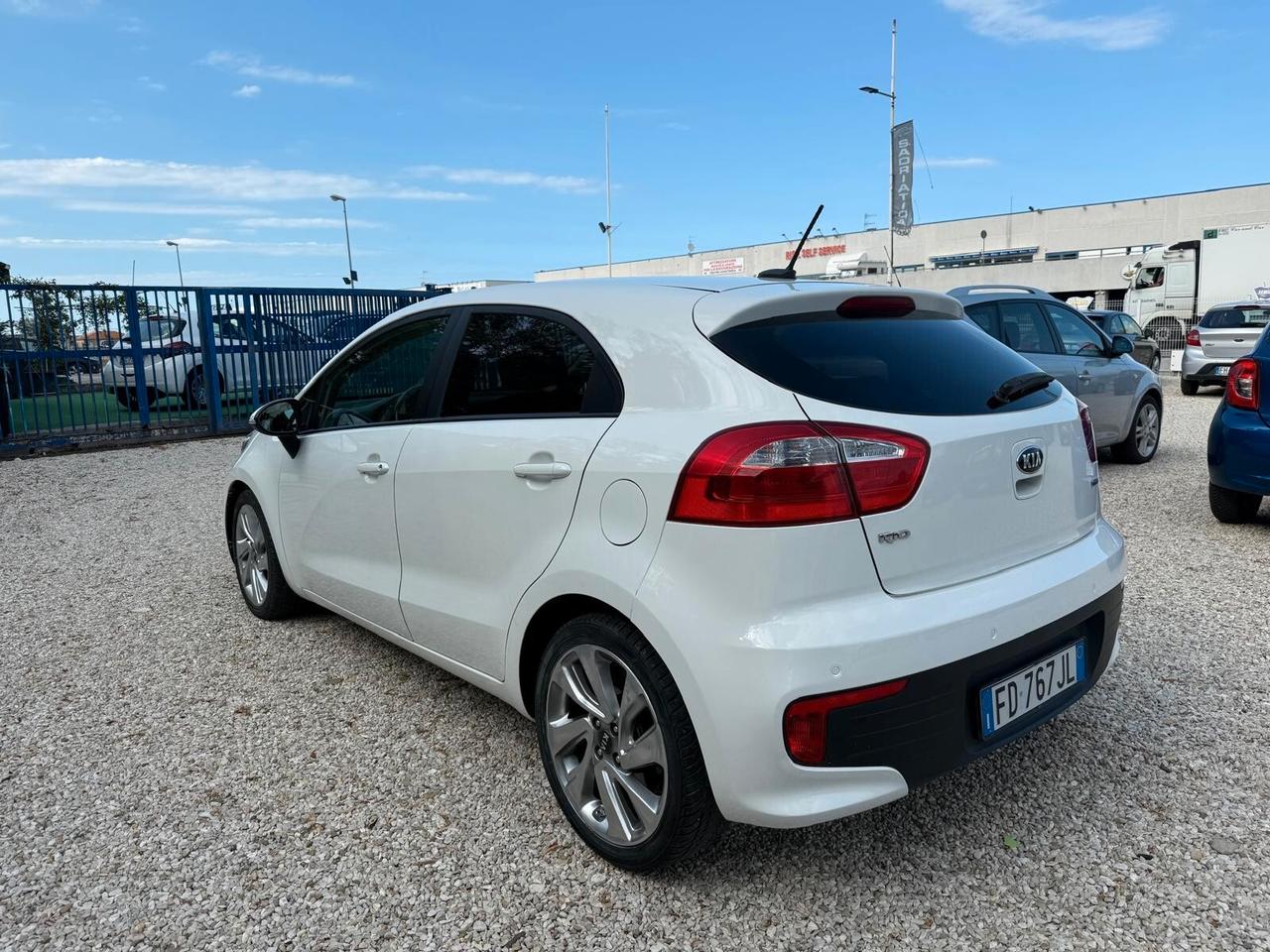 Kia Rio 1.4 CRDi 5p. Cool
