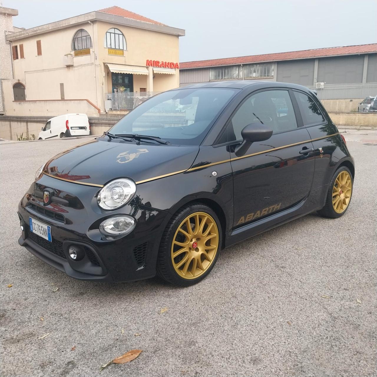 Abarth 595 SCORPIONEORO