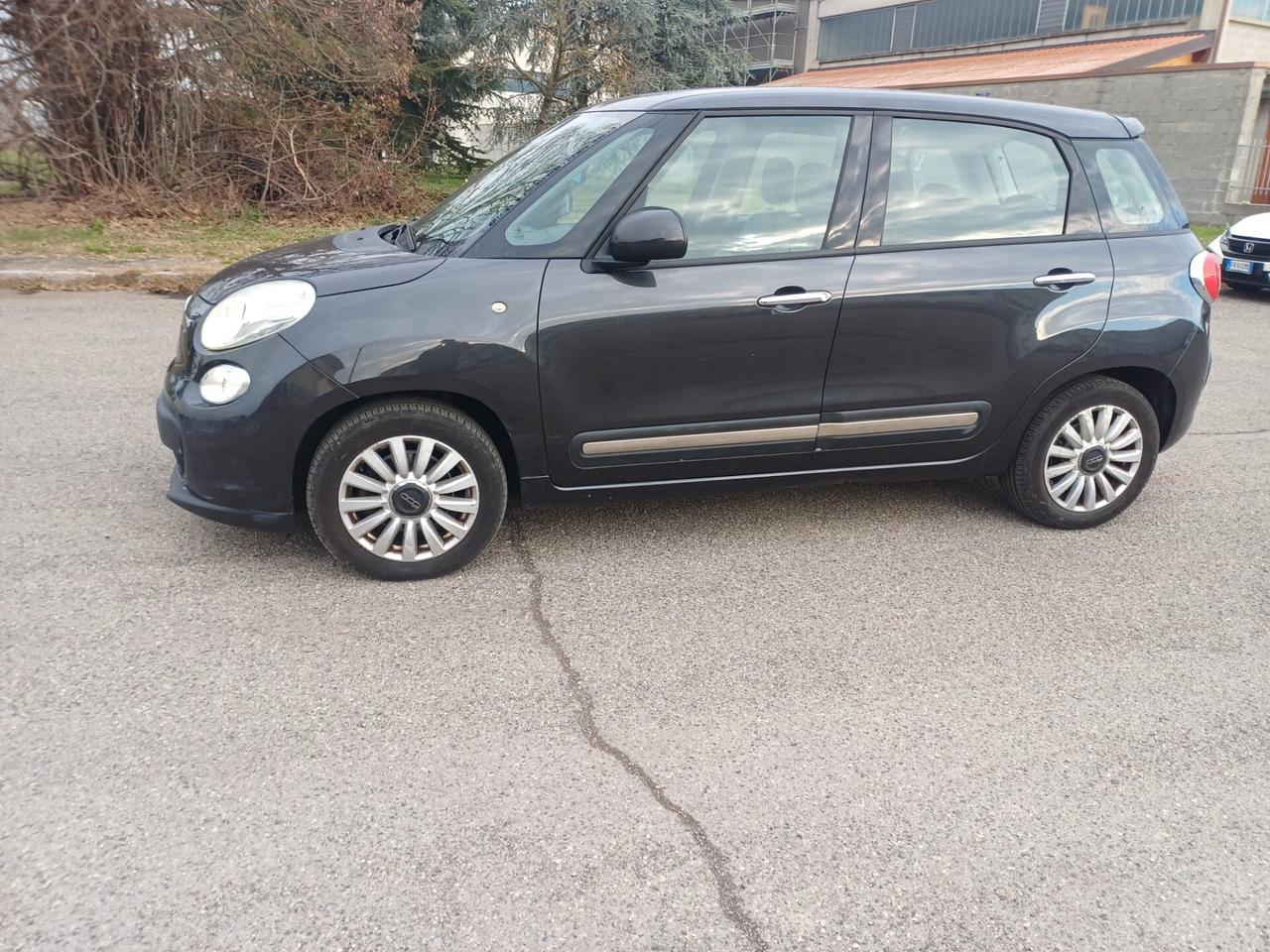 Fiat 500L 1.6 Multijet 105 CV Lounge (77 kw)