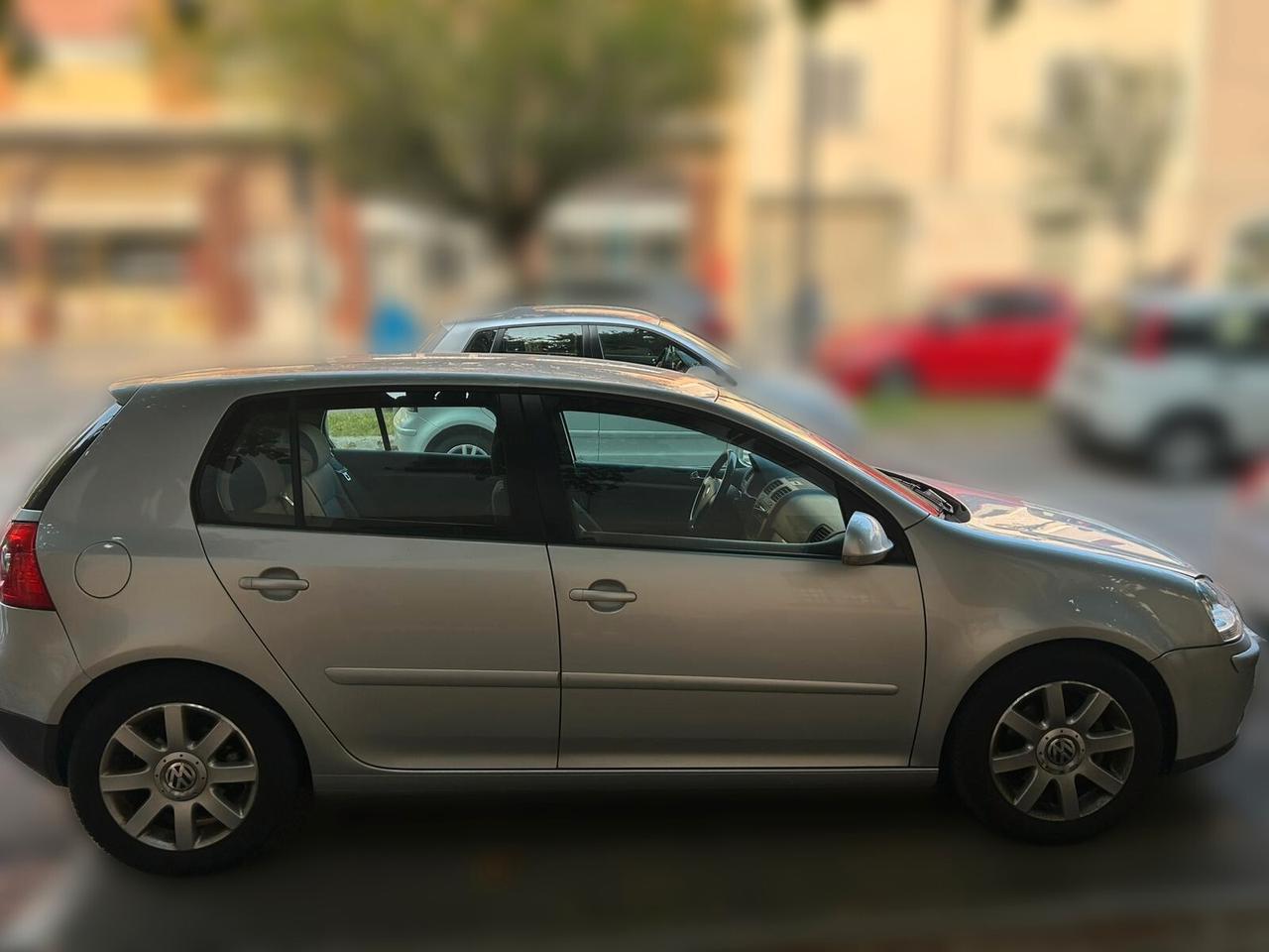 Volkswagen Golf 5p 1.6 fsi - ANCHE PER NEOPATENTATI