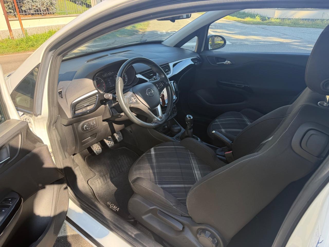 Opel Corsa 1.4 90CV GPL Tech Coupé b-Color