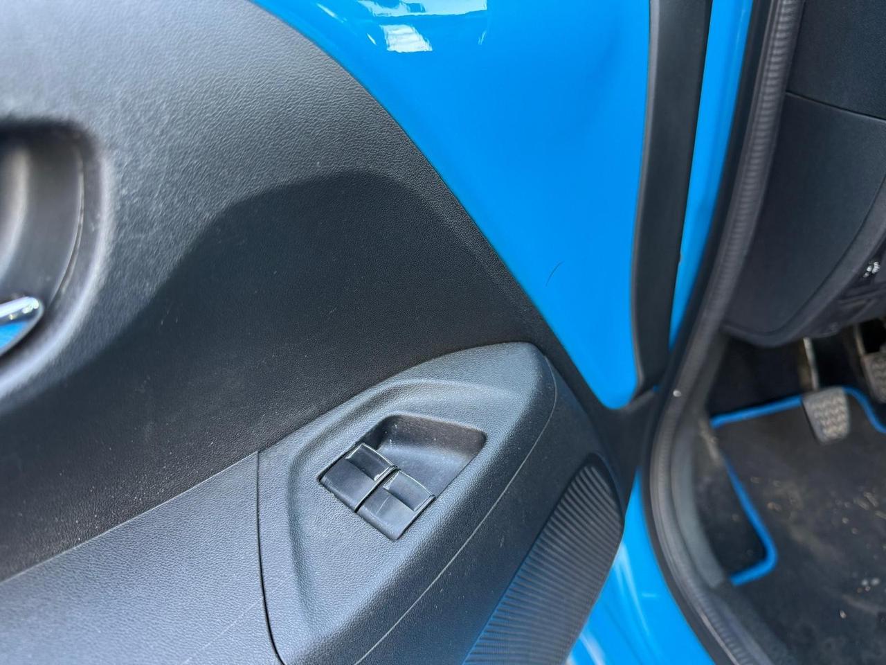 Toyota Aygo 1.0 VVT-i 69 CV 5 porte x-play