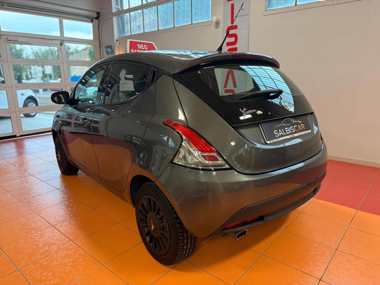 Lancia Ypsilon 1.2 69 CV 5 porte Gold
