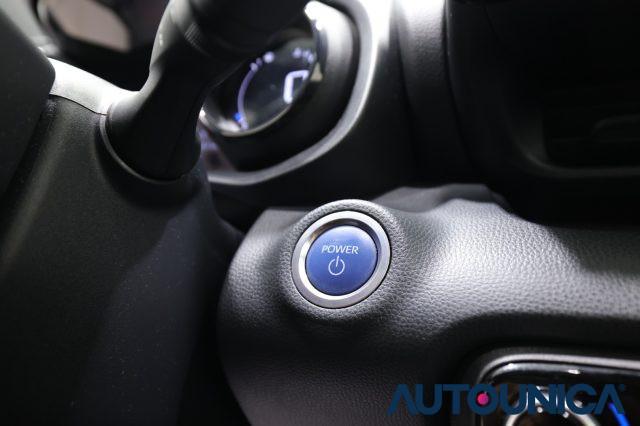 TOYOTA Yaris 1.5 HYBRID 5 PORTE LOUNGE FARI LED TETTO PANORAMA