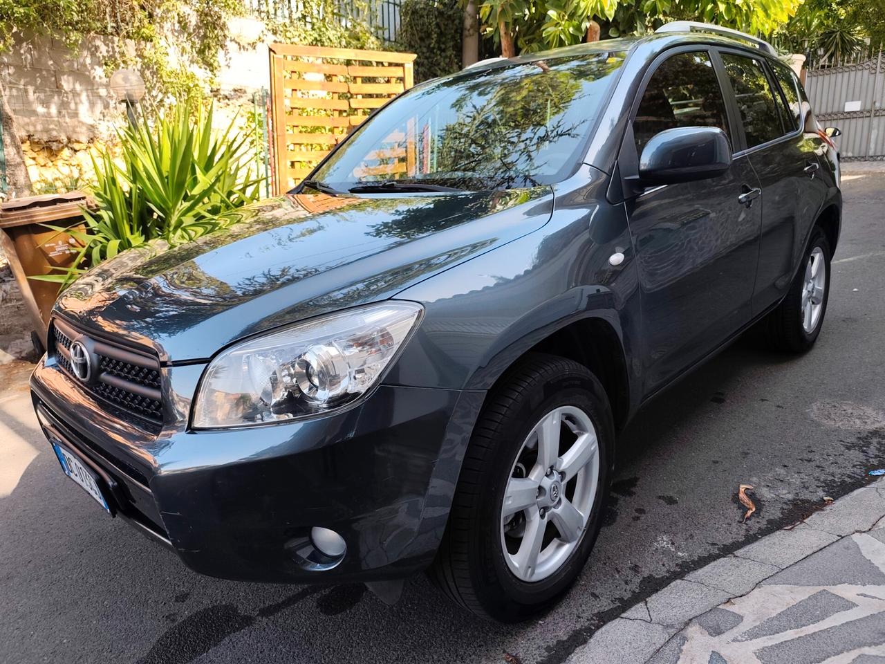 Toyota RAV 4 2.2 136 CV 2006