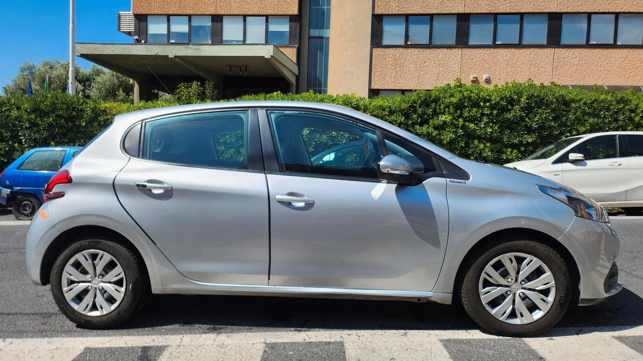 Peugeot 208 BlueHDi 75 5 porte Allure